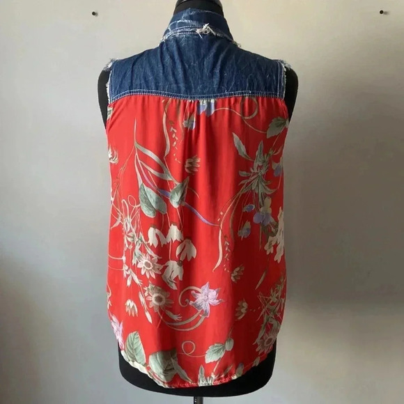 Angela Mara |  Sleeveless Blouse - Picture 4 of 8